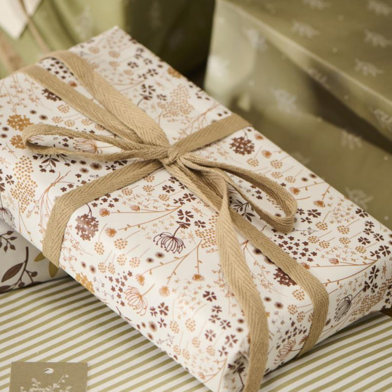 Gavepapir Brune og gule blomster