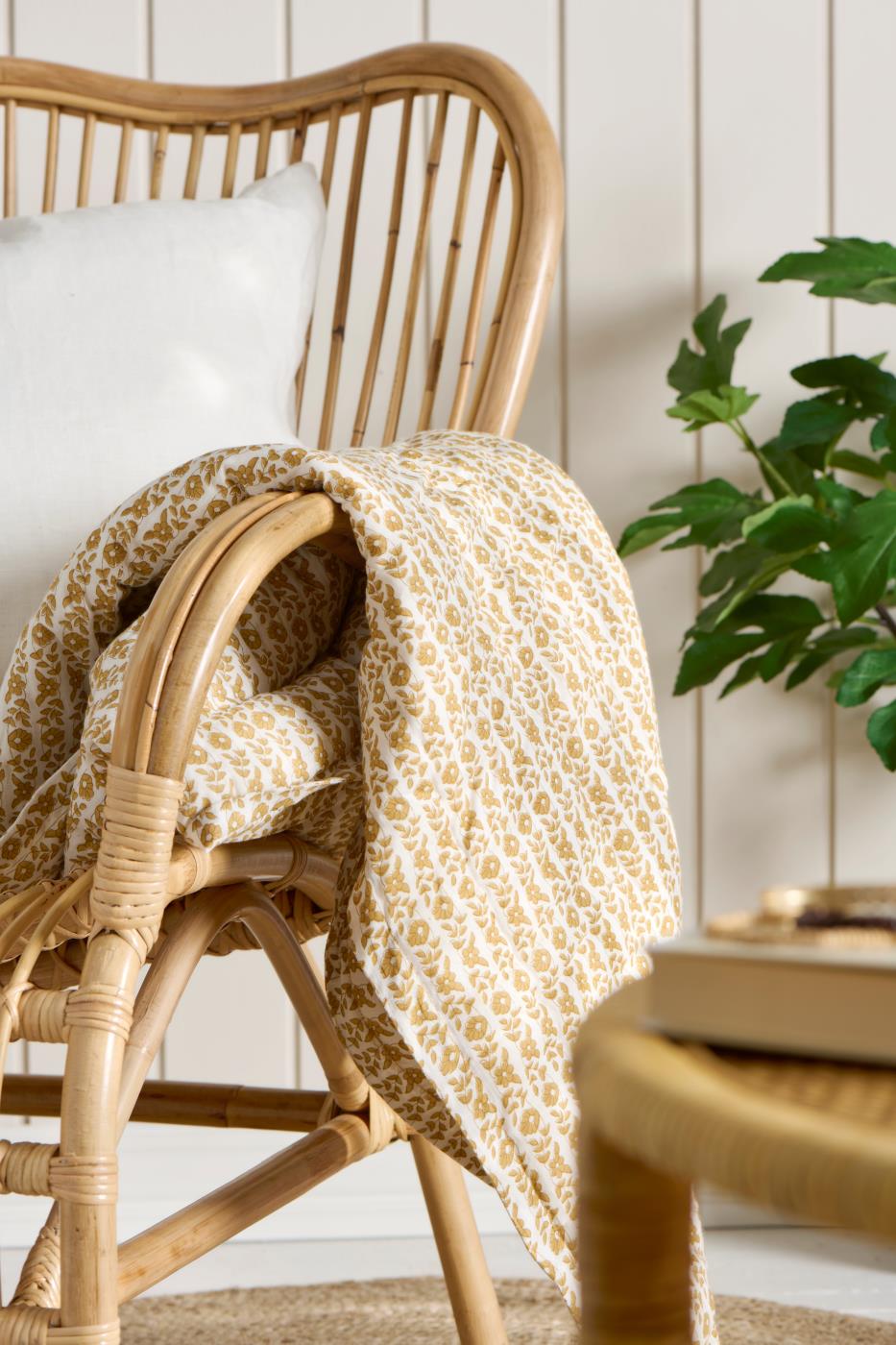 Quiltet teppe Mustard blomster