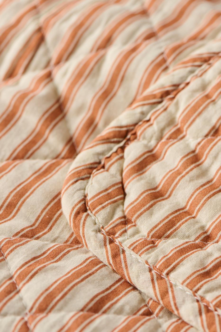Quiltet teppe Sienna Striper