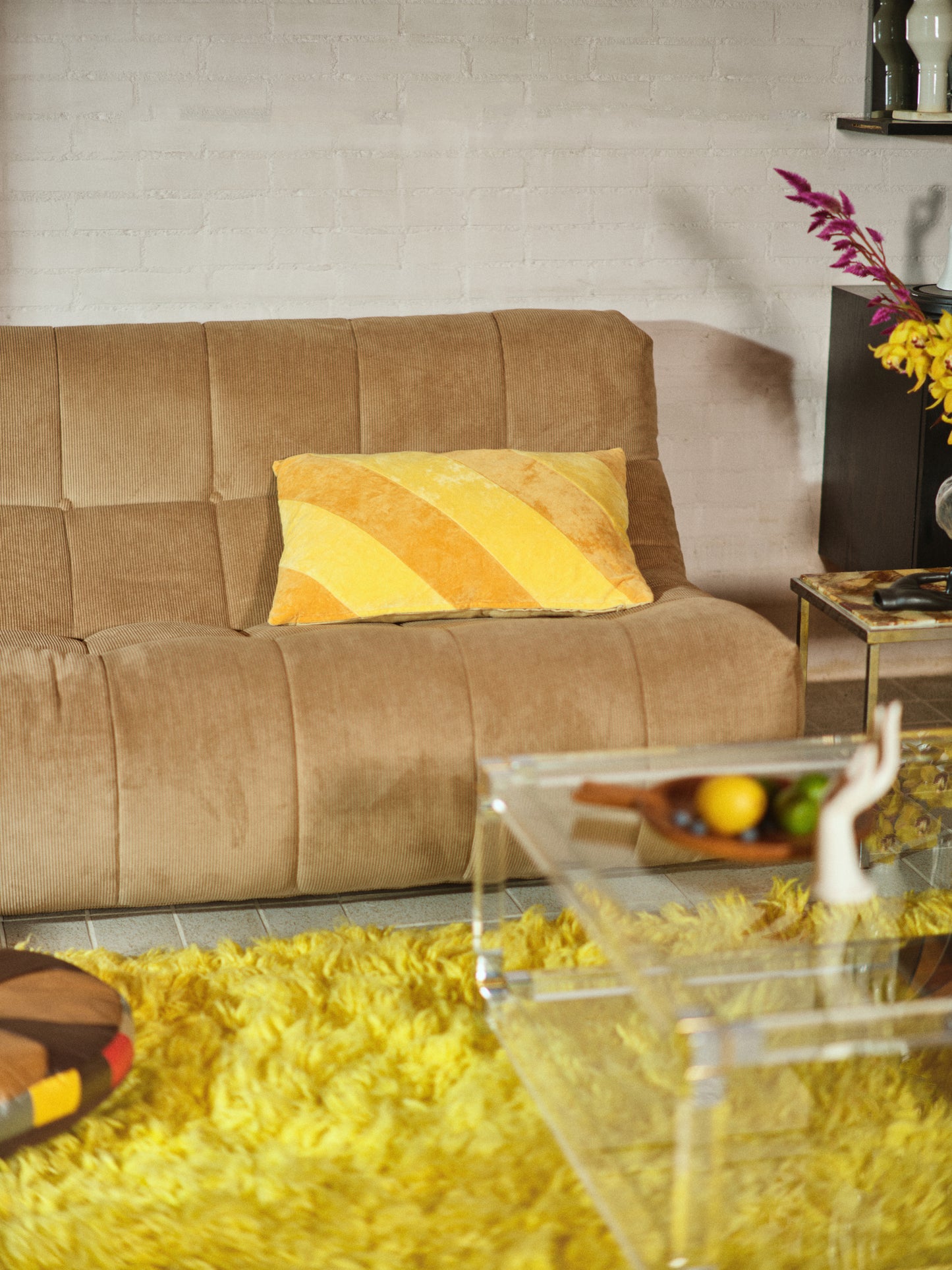 Velvet cushion April