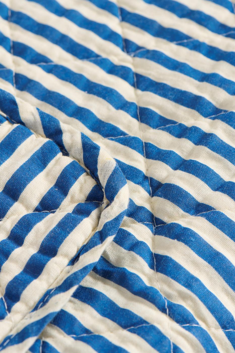 Quiltet teppe Blå striper