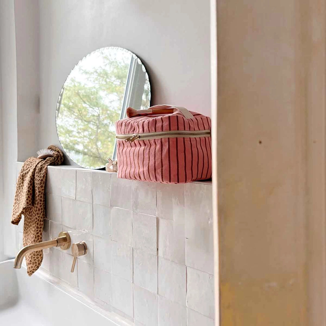 Sminkeveske Oona Stripes Strawberry