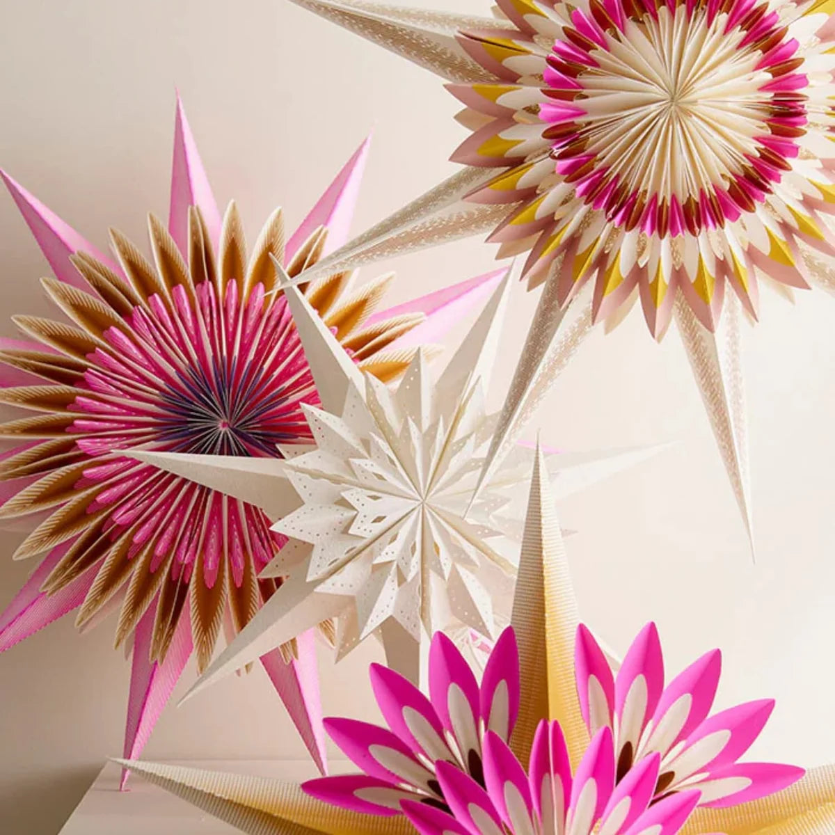 Paper Star Equinox Fuchsia 70 cm