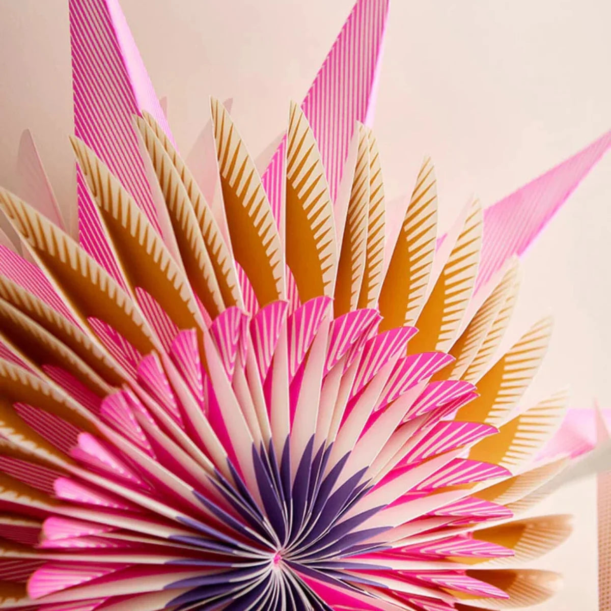 Paper Star Equinox Fuchsia 70 cm